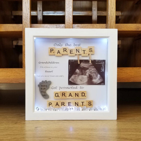 Pregnancy announcement gift for grandparents, Christmas grandparents gift from bump, The best Parents get promoted to Grandparents to be